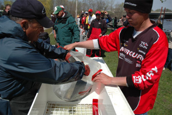 126AEF0D-DDDD-4360-9090-AA5C9690AFA6