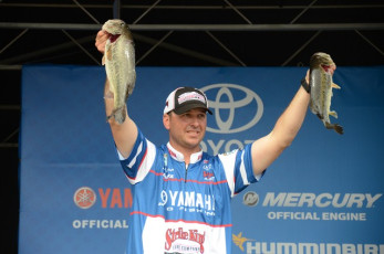 135D02FD-10C9-418E-AB82-9308F50C1F0A