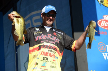 14BC1C34-0B20-42B0-BF26-169815FDE1AF