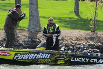 14DCA095-9DF4-4CD4-8741-A354A2CFEA0C