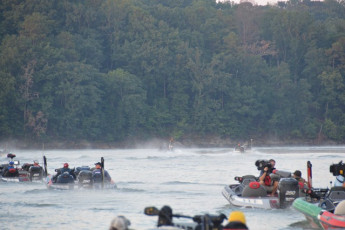 16C5C7AC-2FEE-4062-8660-00394FE35C2B