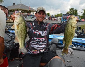 1828B08C-DB32-445F-9D60-0750342D0DBF