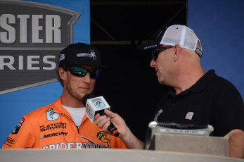 19C43988-4EFF-4847-B26B-01D02119358A