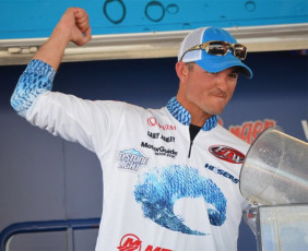 1BAD2F2E-C1ED-4CC4-9353-E67F69B7470D