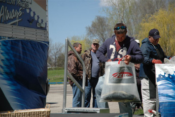 1BC253FF-4B0E-41B2-A53C-304E47C8C9B8