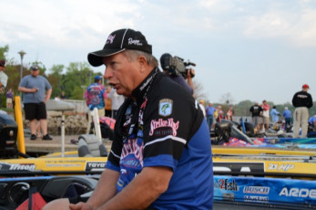 1C654A59-55F9-47A6-9351-438DCAE162D7