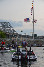 222AD3E5-72D2-40C0-9318-12552B49F92C