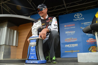 22547E1F-0890-4F73-93A6-5A87B2535ABC