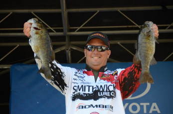 22F3EB12-B62E-42ED-A6F1-C3A89E4B726C