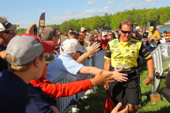 23327BD4-A03C-45FB-B211-9B0E89816F39