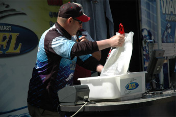 2524E263-35B7-417A-B732-997056E9B3E5