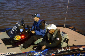 2575DC33-D1AB-4FA9-8F4E-E4F43E8DB86A