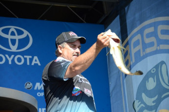 26275F05-8E02-4106-9C83-3E42F4413A50