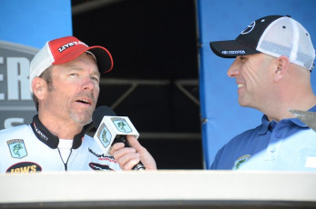 2752EA50-758D-4C61-95BB-3F3DF553BC07