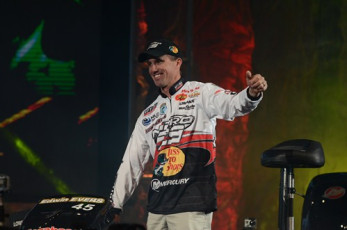 27A4F7B9-FD35-4159-8562-46AD85936672