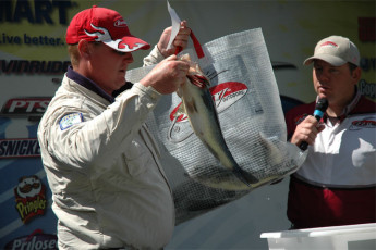 2818F09C-8888-4F5B-A33B-5757626A8FDC