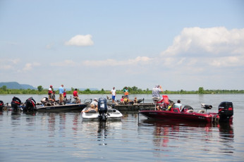 28200C5D-5154-413E-818D-25D8AC791AAB