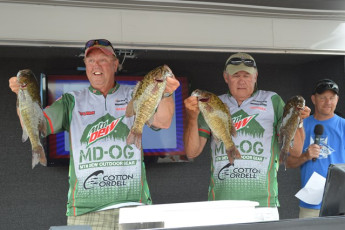 28E9DD9C-545E-47F8-9716-E58F0E7B4F7D