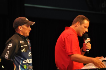 2A50A083-BF85-4E7B-9E00-A443565EDEE1