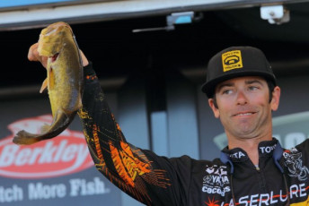 2BDE091A-2E76-4840-AAAE-26B19039865C