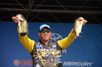 2E5AF572-4A2B-4186-98B4-9DED1479A85A