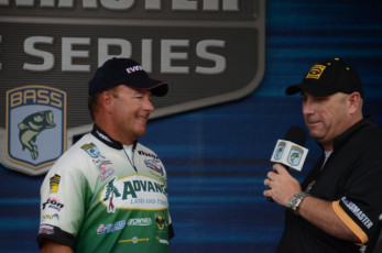 30722009-9D3E-4DCC-8C76-A6F581B15191