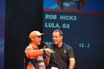 31B97C95-D6A5-4E85-8DBF-302AAC2AAD86