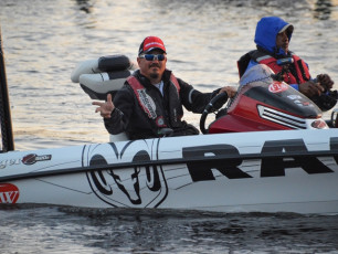 33274503-24A5-4598-8D41-70CDF203FA4E