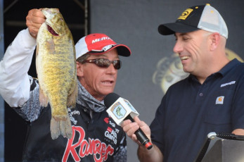 35B37829-F0A0-4811-85F9-BDDE887EB5A2