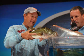 36403EB2-9EAA-438A-848C-B27A9B2FEE72