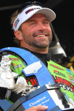 36C907C4-5098-4E0F-B3F7-03CC12406D77