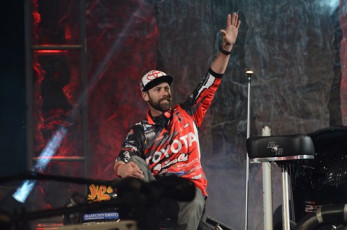 37F38A4B-E813-4D20-BAF8-D35007218FF6