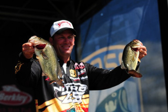 3900F5F0-A01A-4B38-8777-EE7D867C7B6A