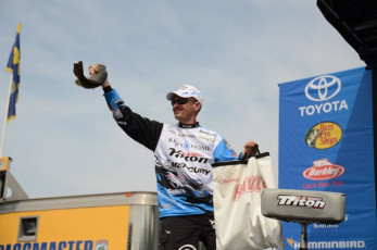 3B181476-4278-4FDC-9FA0-98B49136DCCB