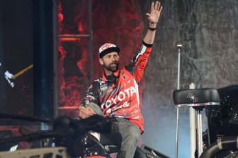 3DB37012-2A54-456E-875C-C7CBB01B201D