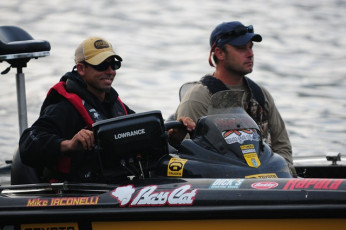 3E9E94A4-3B46-48CE-B73D-E0529D07D2B4