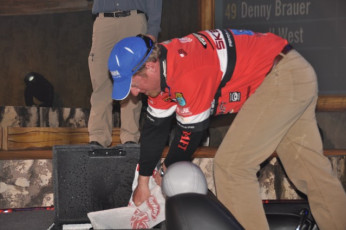 3F5858AB-F02B-4931-B9C2-7DE05E9BFF8E