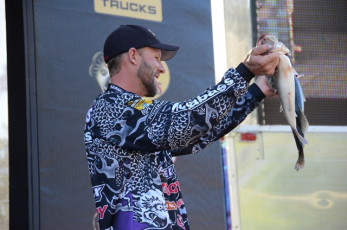 3F773969-78D9-434F-82A2-1BA97016BBC0