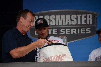 401DFEA8-FAFB-475D-BC3E-BA6A7D50EF35