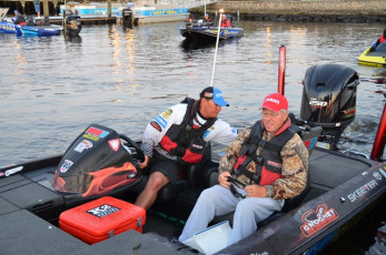 414A8D1C-D61D-4E55-BE7D-669651EEA0A2