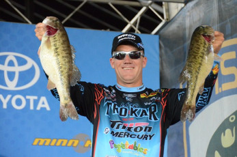 453A93FC-ACD5-4C40-9B8C-F3474AE74206