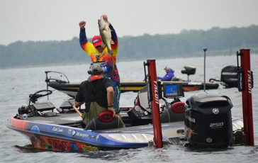 46F3C83F-9D4D-4510-8C36-9C1F7FAA0513