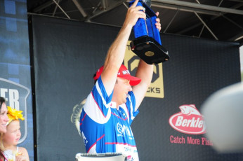 4829B420-C334-46AA-A4B4-54E14FD97C9F