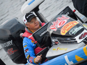 4958B027-C322-4D2C-BCD1-0454B6AA4AF8