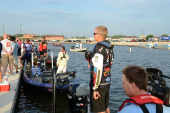 4A9951E6-2598-4F0E-AE52-CA510605E4F0