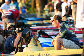 4B2488DC-CD41-4EBC-9BDF-CCF760BDC790