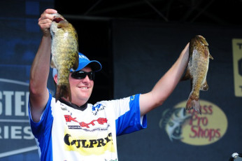 4B24A496-9BF7-467E-8A81-A8BDFEA6C366