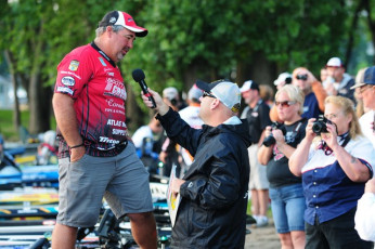 4B42546D-0BF8-47FC-9A5D-5DBBF968BE68