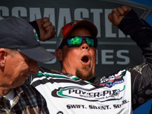 4B934B4A-8FD4-4A03-8F77-19B29BA00030