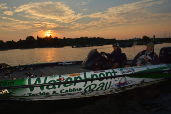 4BDFC896-FDD4-4F1E-8A07-473D62162360